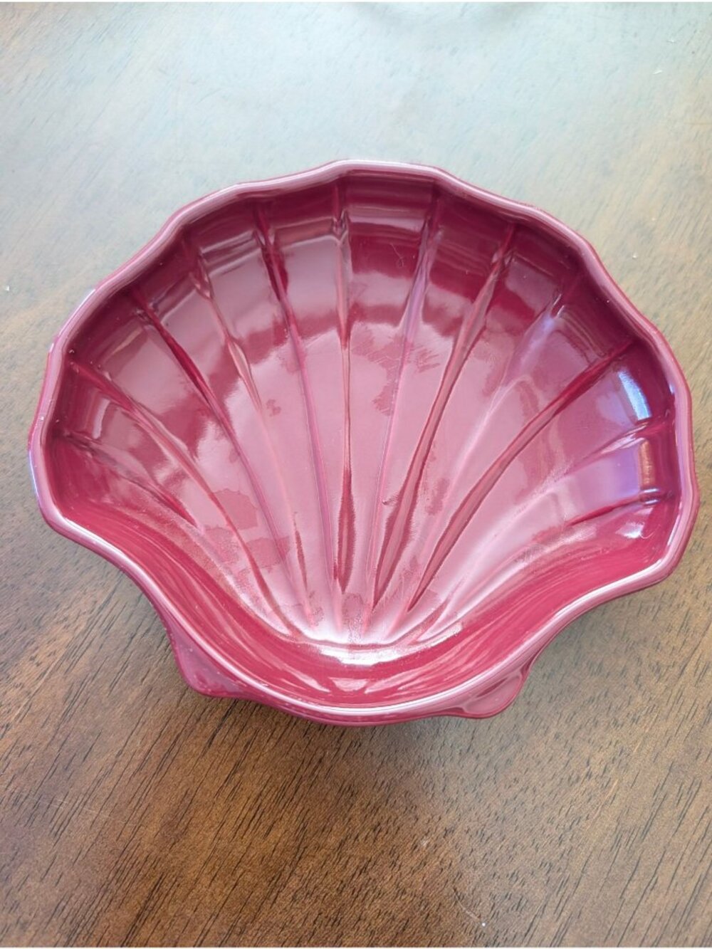Pfaltzgraff Burgundy Ceramic Shell-Shaped Decorative Bowl USA 7".